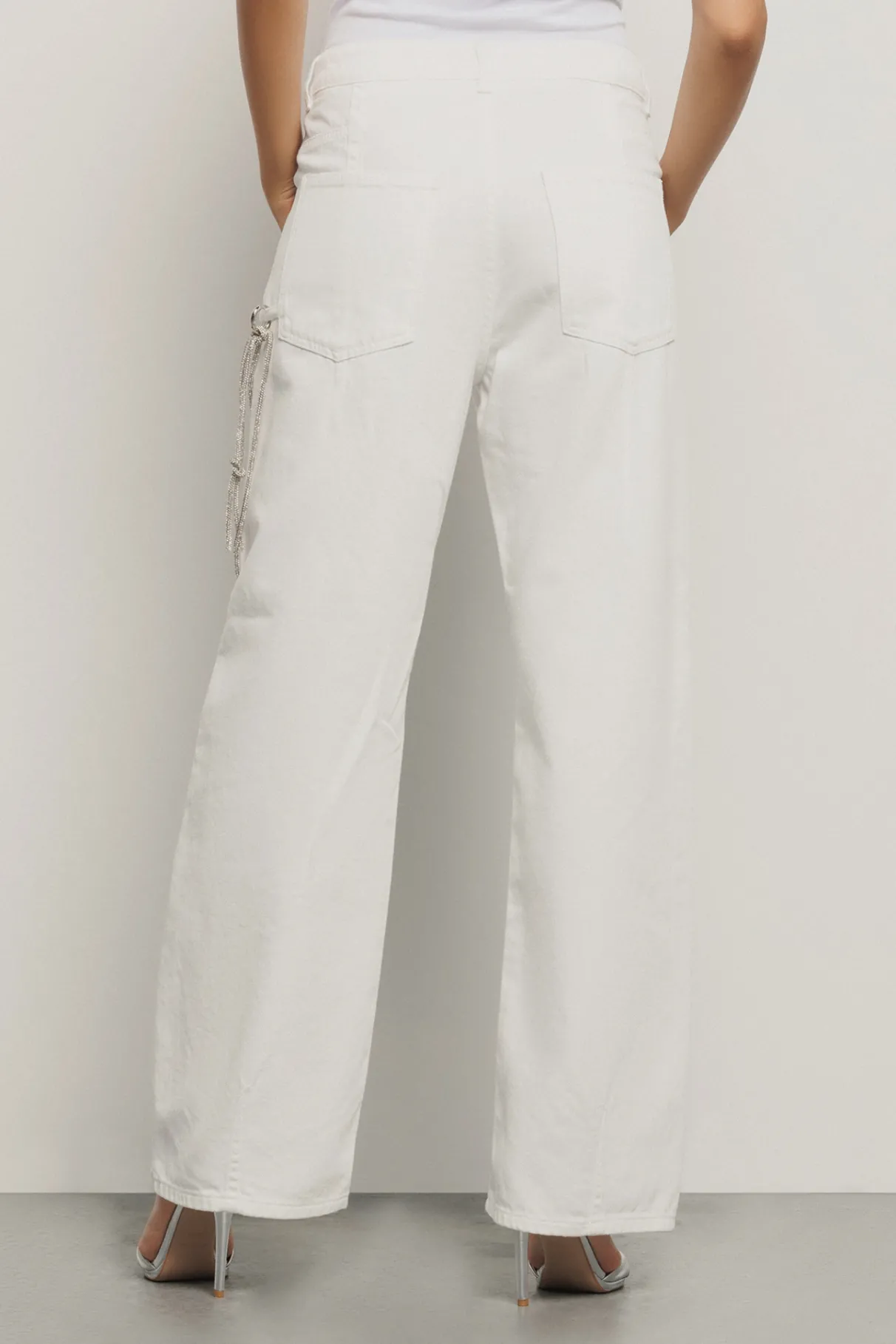 Pantaloni & Leggings|Denim^Gaëlle Pantalone boy over loose fit con catene strass • - Paris Off white